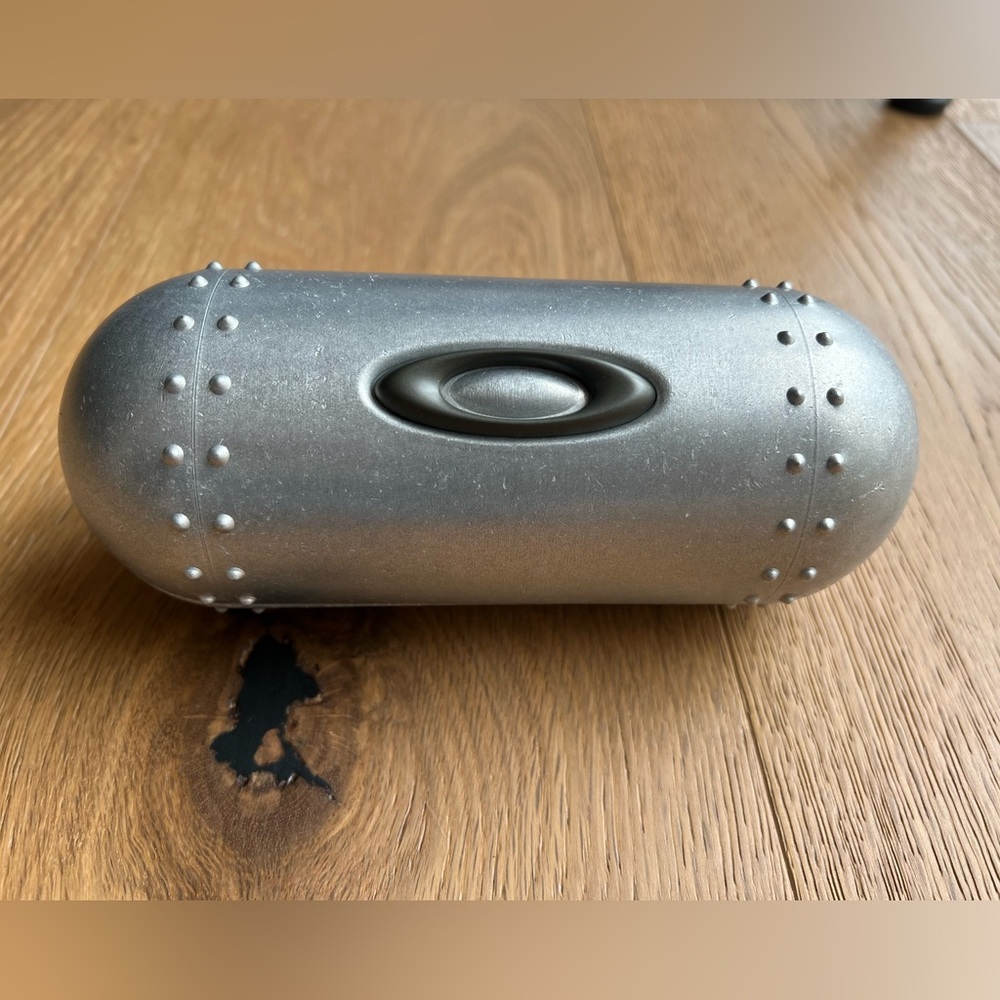 Oakley Large Metal Vault glasses case